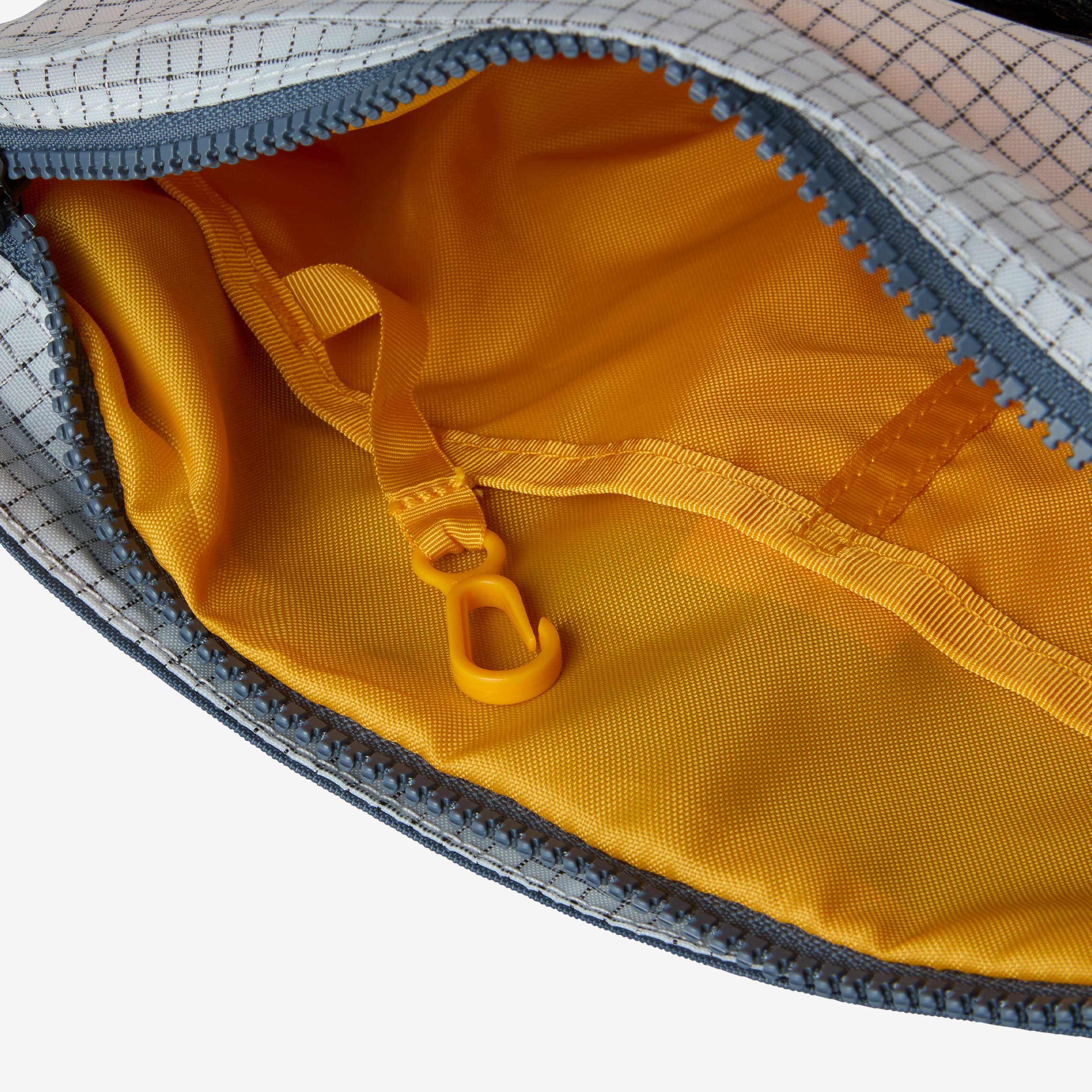 Clyffe Shoulder Bag - Image 4